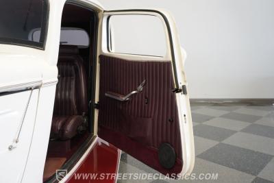 1933 Ford Victoria Restomod