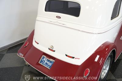 1933 Ford Victoria Restomod