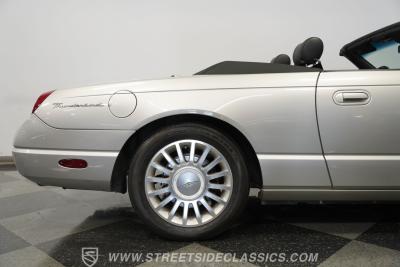 2004 Ford Thunderbird