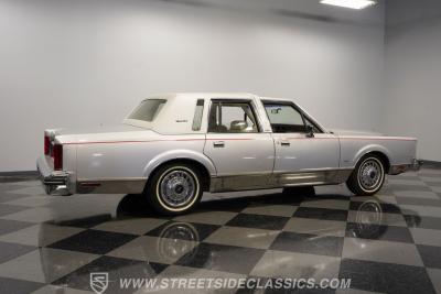 1984 Lincoln Town Car Signature Series