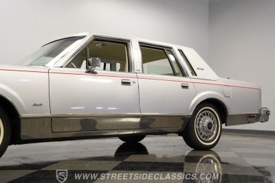 1984 Lincoln Town Car Signature Series