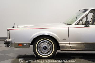 1984 Lincoln Town Car Signature Series