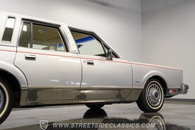 1984 Lincoln Town Car Signature Series