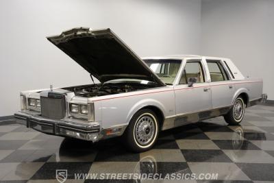 1984 Lincoln Town Car Signature Series