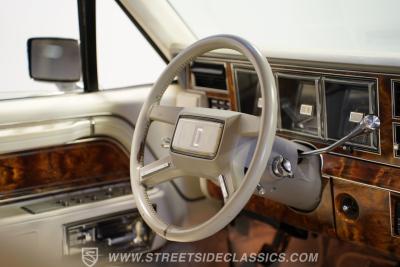 1984 Lincoln Town Car Signature Series