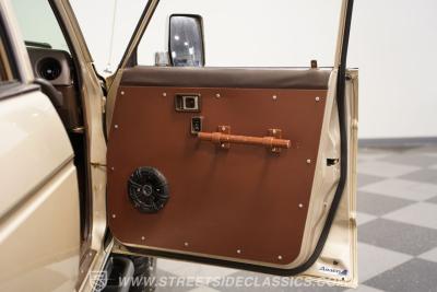 1989 Toyota Land Cruiser FJ62 LS Restomod