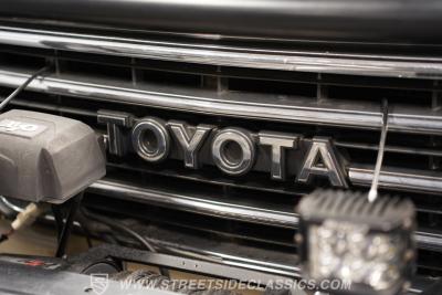 1989 Toyota Land Cruiser FJ62 LS Restomod