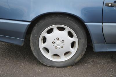 1993 Mercedes - Benz 500 SL AUTO