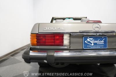 1985 Mercedes - Benz 380