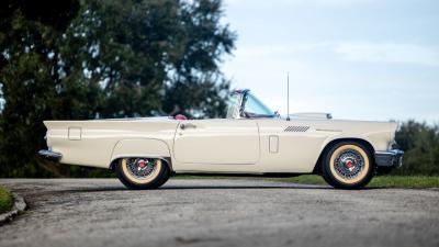 1957 Ford Thunderbird