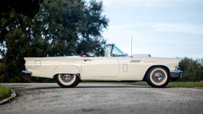 1957 Ford Thunderbird