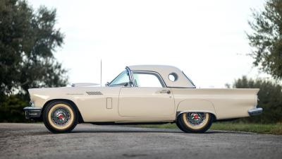 1957 Ford Thunderbird