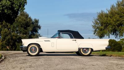 1957 Ford Thunderbird