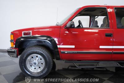 1999 Chevrolet Suburban 2500 4X4