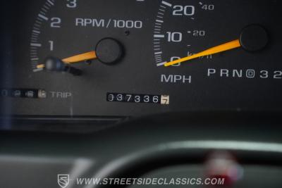 1999 Chevrolet Suburban 2500 4X4