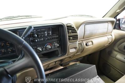 1999 Chevrolet Suburban 2500 4X4