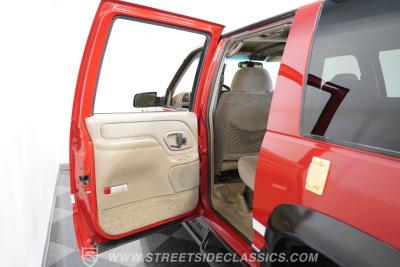 1999 Chevrolet Suburban 2500 4X4