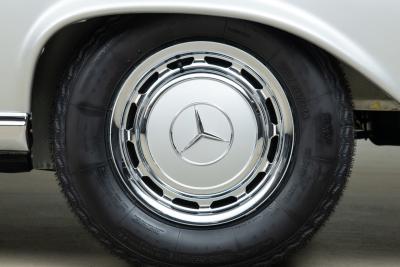 1971 Mercedes - Benz 280 SE 3.5 CABRIOLET