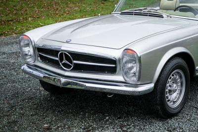 1969 Mercedes - Benz 280 SL Pagoda