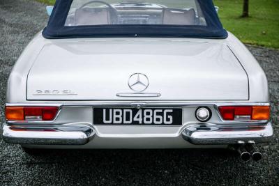 1969 Mercedes - Benz 280 SL Pagoda