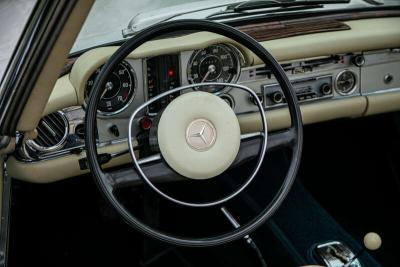1969 Mercedes - Benz 280 SL Pagoda
