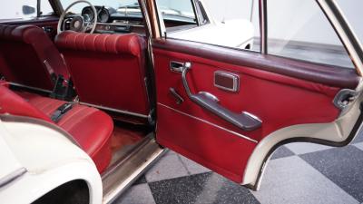 1966 Mercedes - Benz 250S