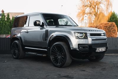 2021 Land Rover Defender 90 P300 X-Dynamic