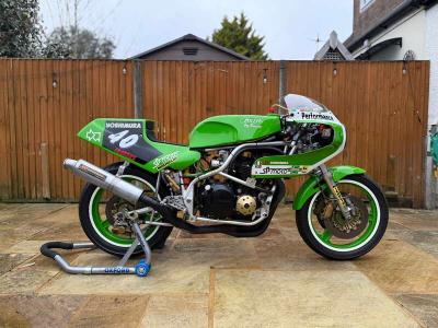 1985 HARRIS KAWASAKI RACE BIKE