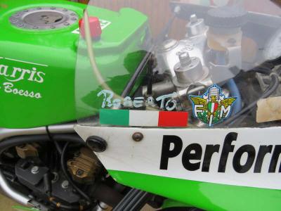 1985 HARRIS KAWASAKI RACE BIKE