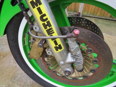 1985 HARRIS KAWASAKI RACE BIKE