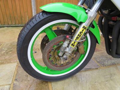 1985 HARRIS KAWASAKI RACE BIKE