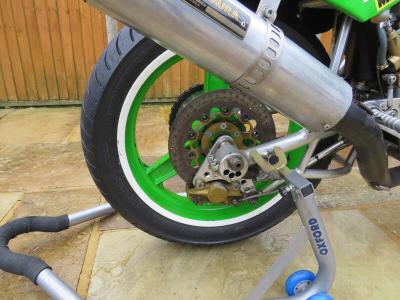 1985 HARRIS KAWASAKI RACE BIKE