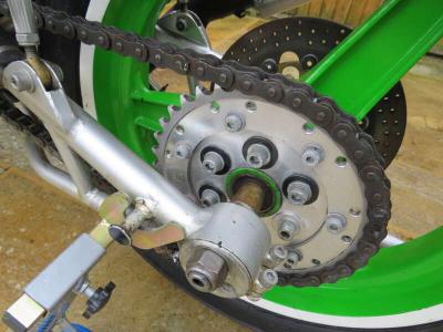 1985 HARRIS KAWASAKI RACE BIKE