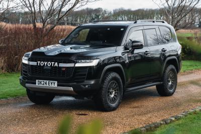 2025 Toyota Land Cruiser 300 GR Sport