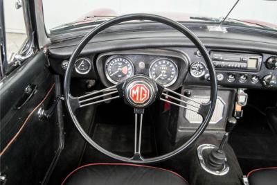1966 MG B MGB overdrive chroom spaakwielen