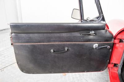 1966 MG B MGB overdrive chroom spaakwielen