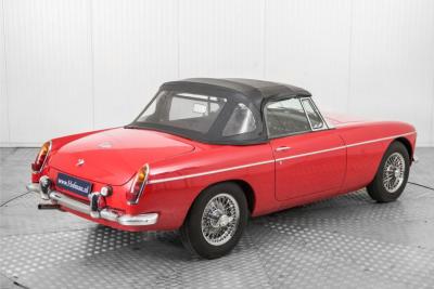 1966 MG B MGB overdrive chroom spaakwielen