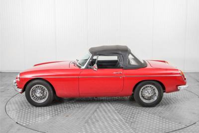 1966 MG B MGB overdrive chroom spaakwielen