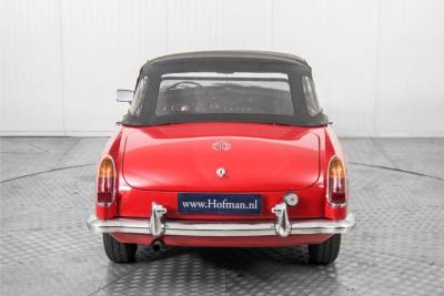 1966 MG B MGB overdrive chroom spaakwielen