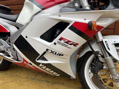 1992 Yamaha FZR1000