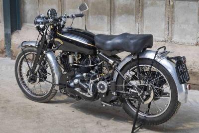 1952 VINCENT SHADOW