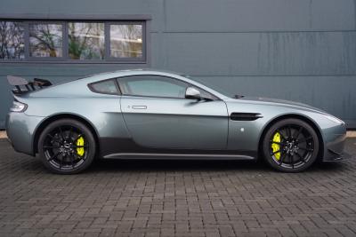 2017 Aston Martin V12 Vantage