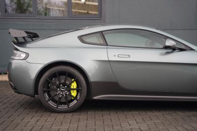 2017 Aston Martin V12 Vantage
