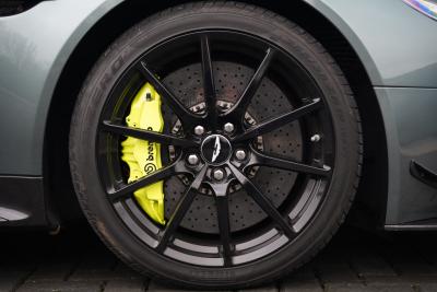 2017 Aston Martin V12 Vantage