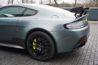 2017 Aston Martin V12 Vantage