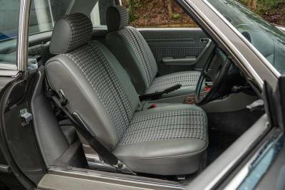 1985 Mercedes - Benz 280SL AUTO