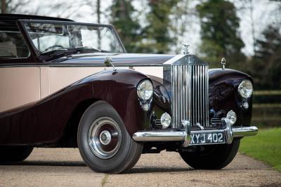 1953 Rolls - Royce Silver Wraith Sedanca de Ville by Hooper