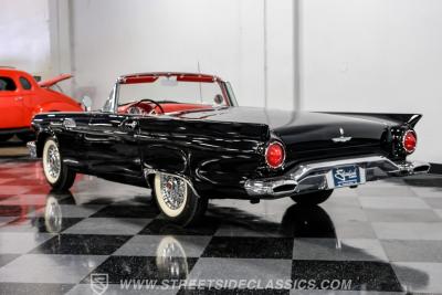 1957 Ford Thunderbird