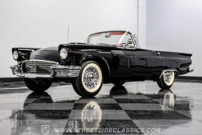 1957 Ford Thunderbird