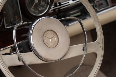 1966 Mercedes - Benz 300 SE Coup&eacute;